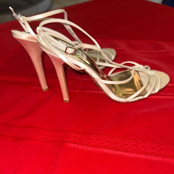 Badgley Mischka Cream Strappy Heels for Formal Elegance-Gold Heel-Size 10 - Picture 4 of 9